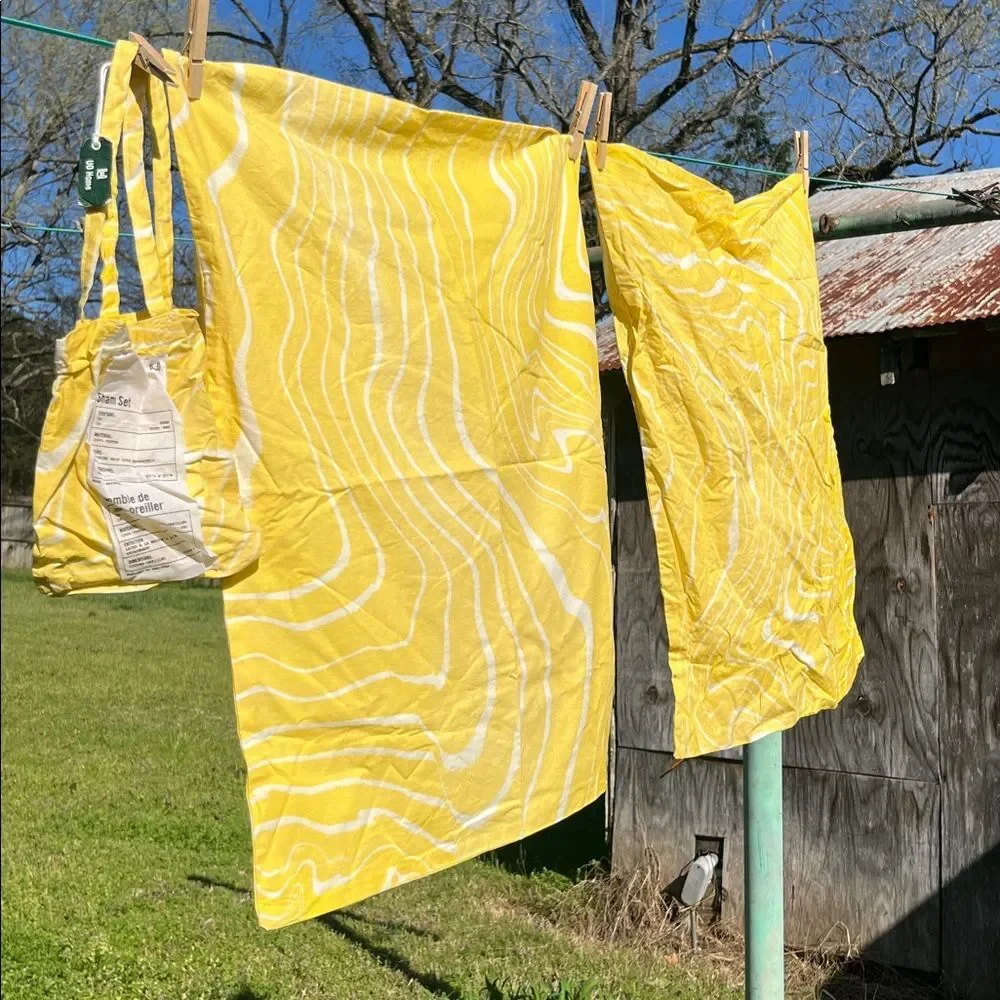UO Lucas Marble Sham Set in Vibrant Yellow & White Swirl Pattern Standard Size